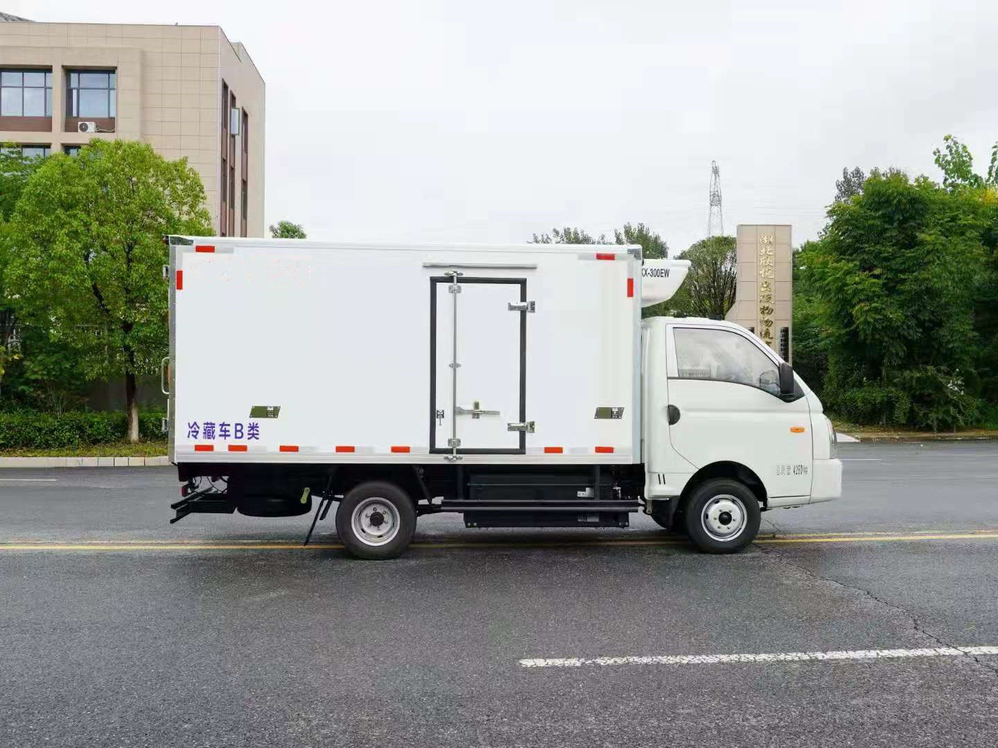 凱馬銳航純電動(dòng)冷藏車