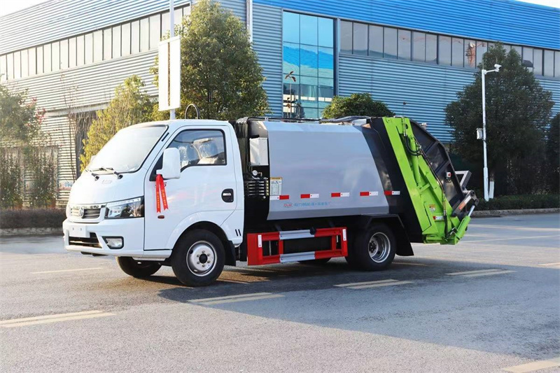 國(guó)六東風(fēng)途逸藍(lán)牌壓縮垃圾車(chē)