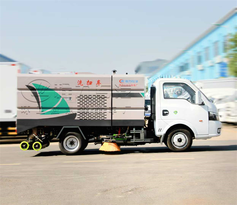 東風(fēng)途逸藍(lán)牌洗掃車